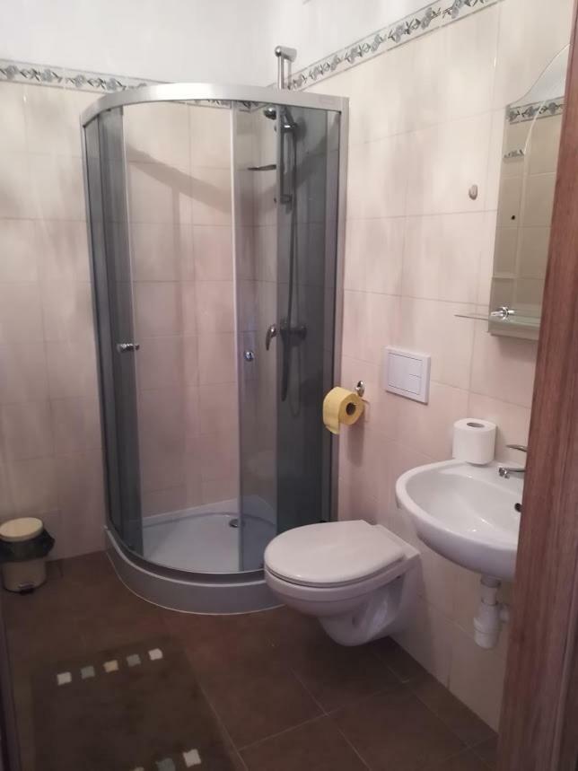 Pokoje Goscinne Lawenda Ii Homestay *